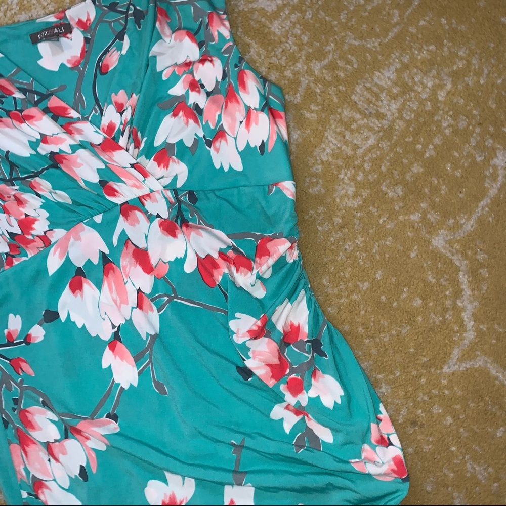 Dress cute and fitted size 14 - Picture 6 of 6
